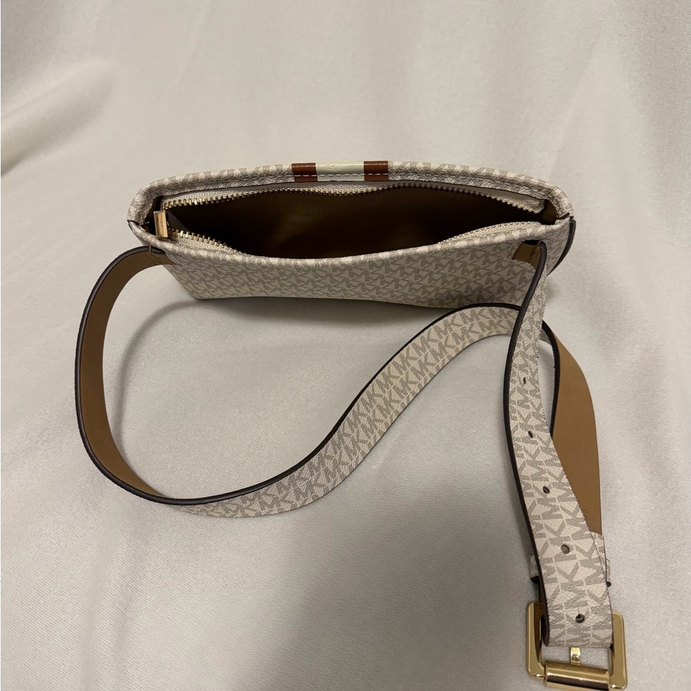 Michael Kors Cream and Brown Waist Wallet - Picture 3 of 3